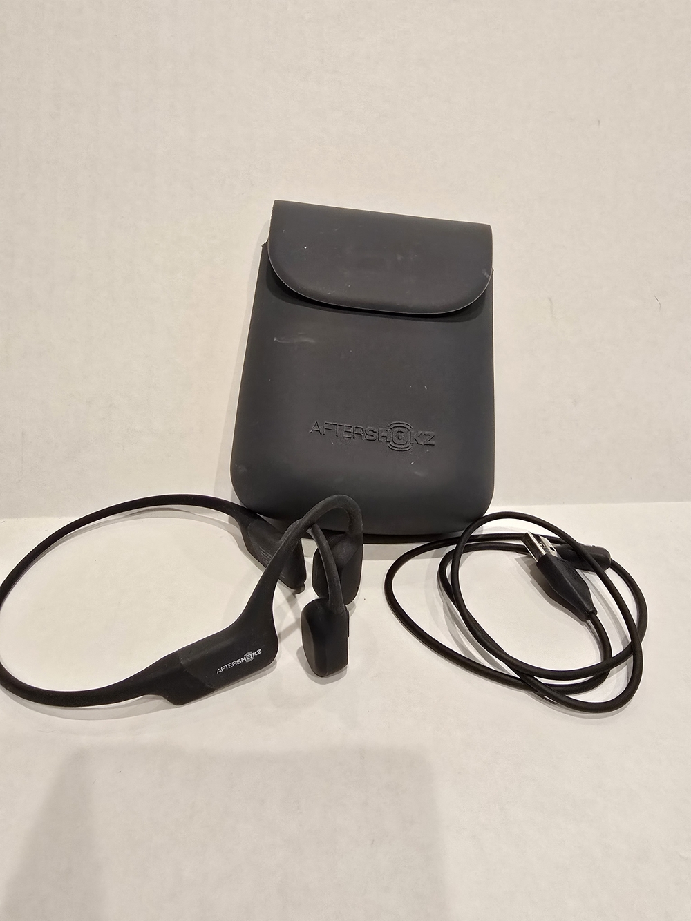 AfterShokz OpenRun - Open-Ear Bluetooth Bone Conductinn